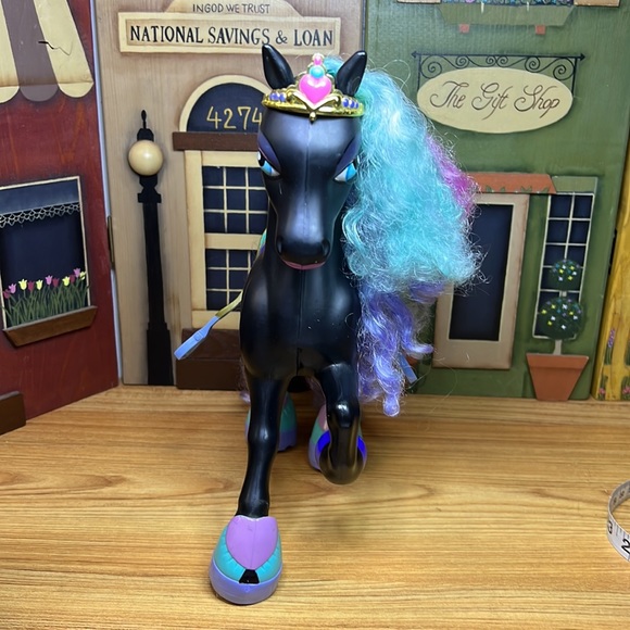 Vintage 2002 Kid Kore Rainbow Horse with Crown & Saddle L 9” x H 10.5” - Picture 4 of 13